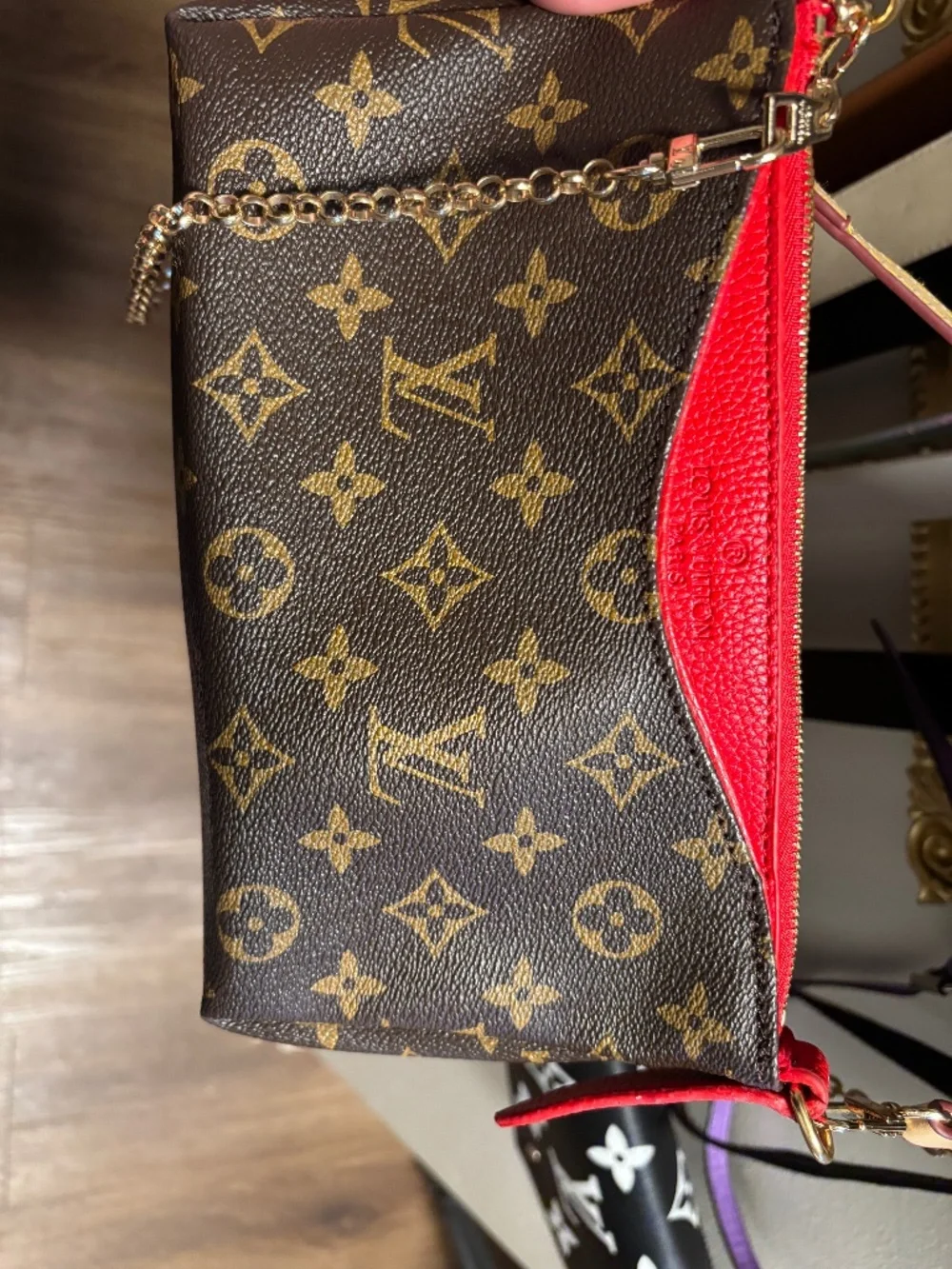 LOUIS VUITTON
